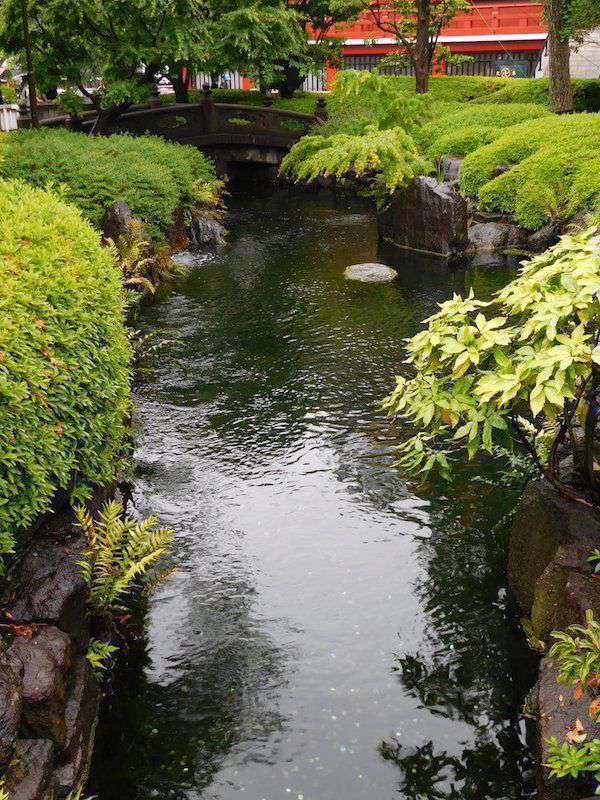 Photograph of The tranquil gardens beside the temple. Curiously few people seem to visit here.