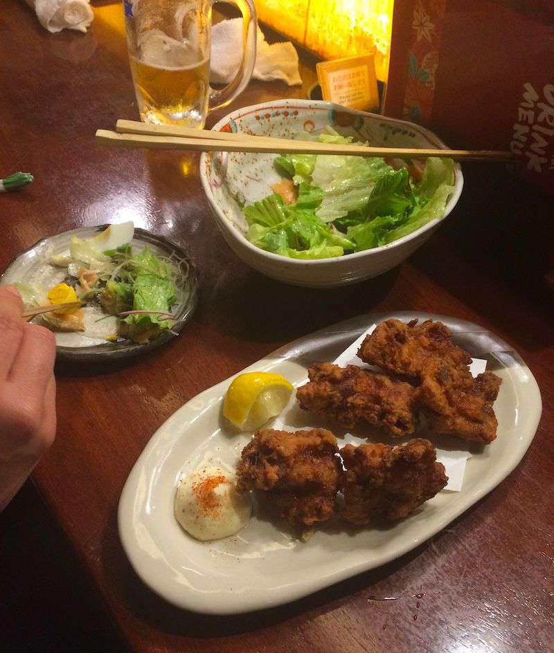 Photograph of Karage, salad and beer at Onegiya Fukuromachi